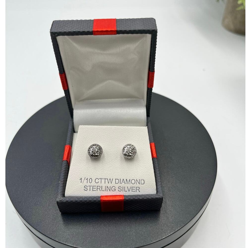 Sterling silver 1/10 Carat Diamond Halo Classic‎ Versatile Stud Earrings New
